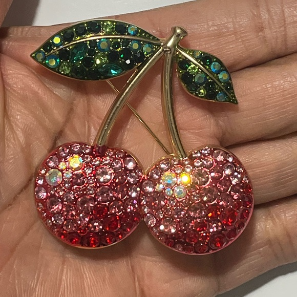 Red Cherry Brooch with Green Leaves - Picture 4 of 6